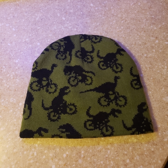 Hat (no gloves) - Picture 2 of 5